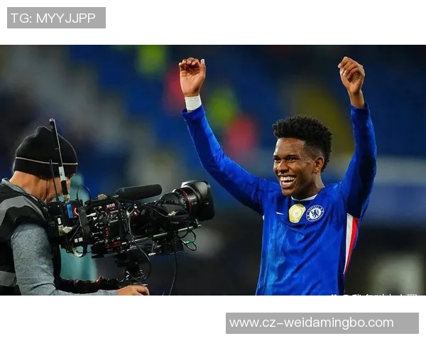 足球球星赛后泪崩动情一幕感动全场引发球迷热议