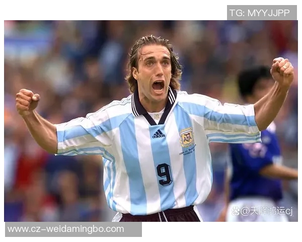 足球历史五大球星排名揭晓 谁将成为永恒的足球传奇人物